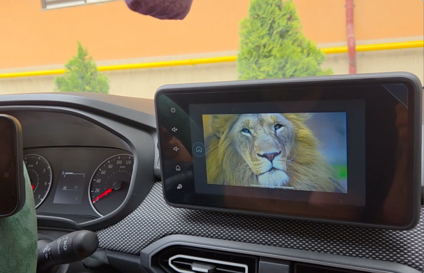Smartcarmedia AI-Box for Dacia cars